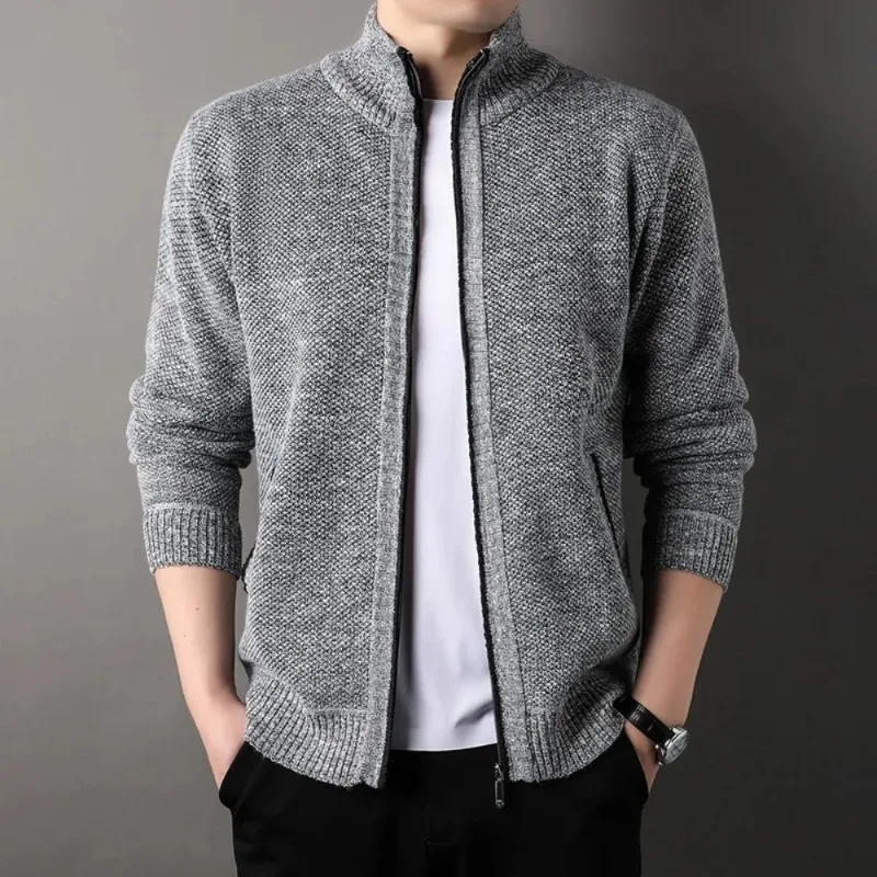 Maglione lavorato a maglia con colletto rialzato da uomo Autunno Inverno Nuovo cardigan Top Giacca coreana slim in tinta unita