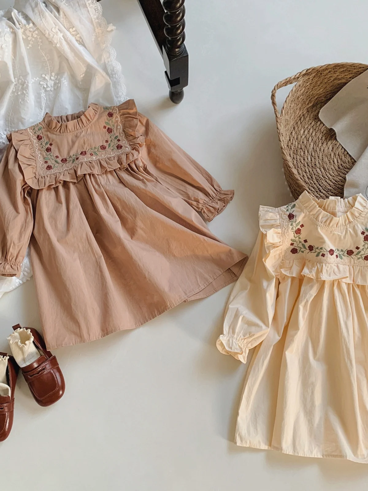 

Autumn 2023 New Sle Embroidered Ruffle Hem Dr Casual Stand Collar Princ Skirt for Little Girls een Plant System