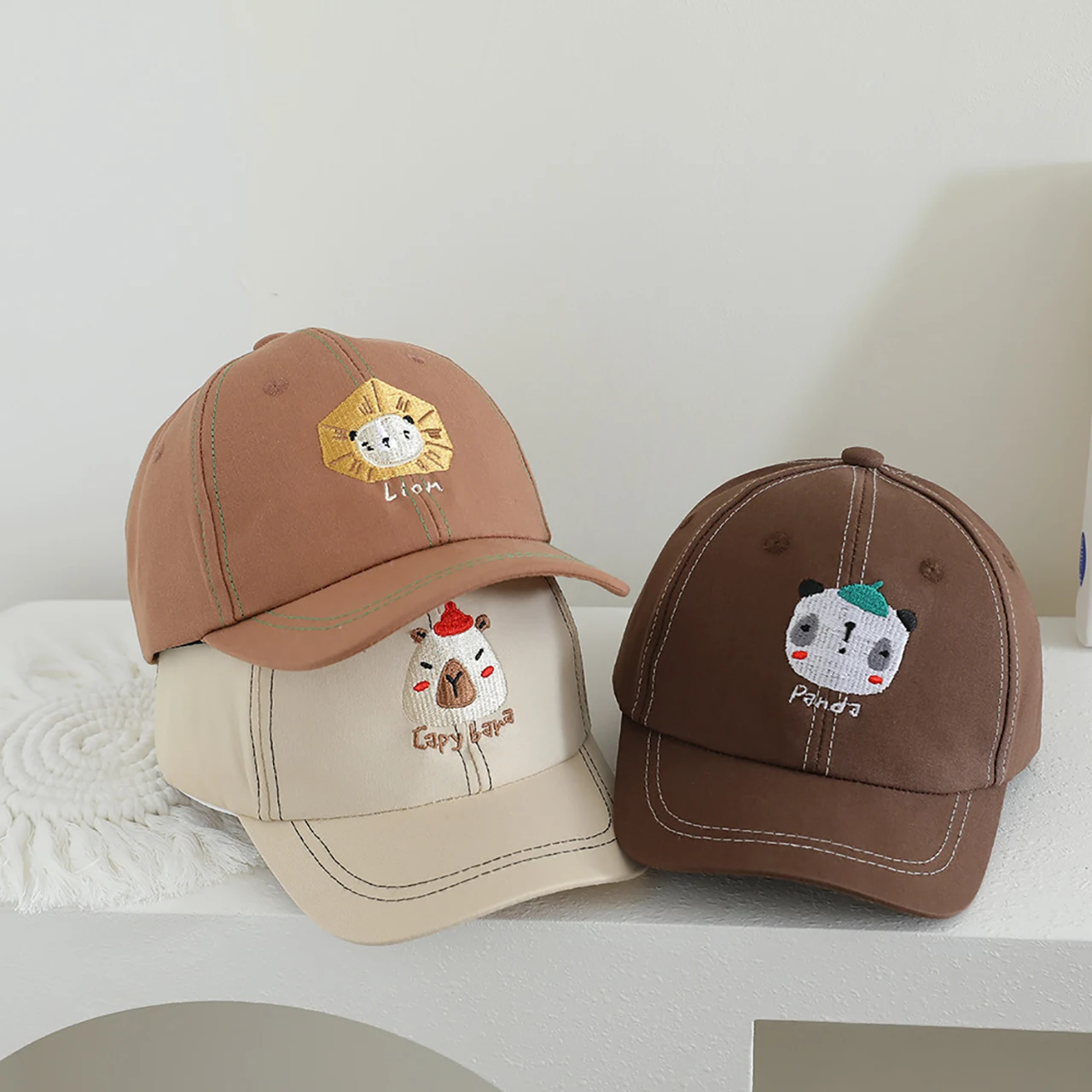 

Детская бейсболка с мультяшными животными, вышитая, с козырьком от солнца, для мальчиков и девочек, летняя, регулируемая, хлопковая, с козырьком