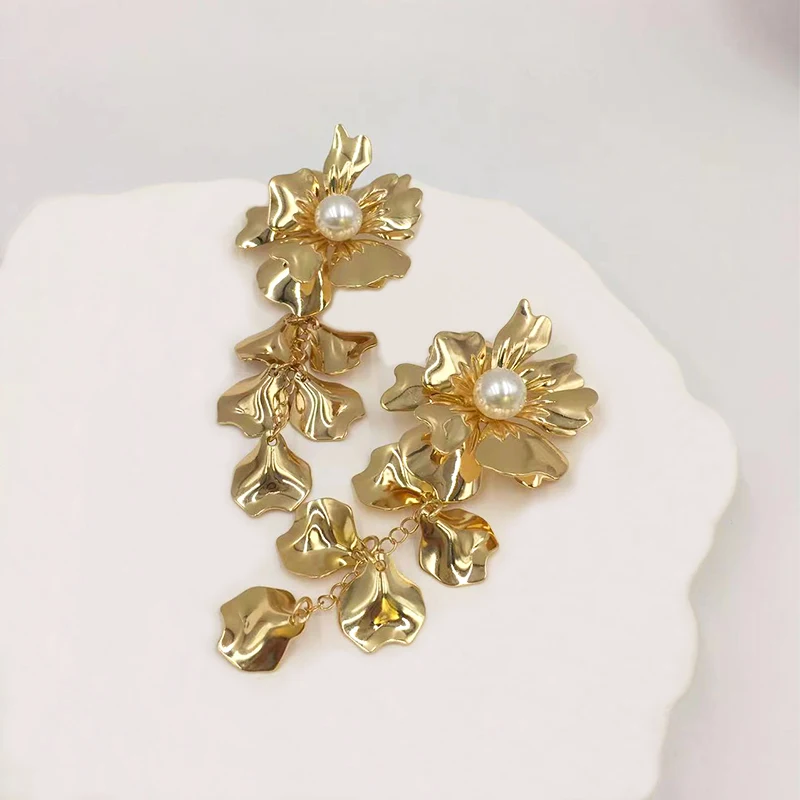 Unique Long Earrings with Pearl Flowers for Women Fashion jewelry for women