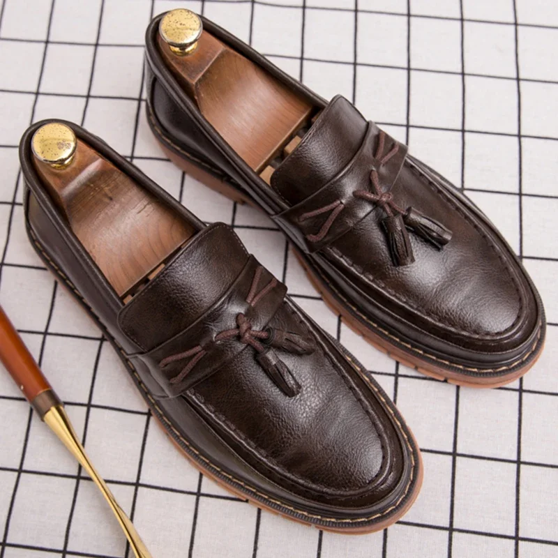

Классические мужские модельные туфли высокого качества, повседневная деловая кожаная обувь для мужчин, лоферы, официальная офисная кожаная социальная обувь с кисточками