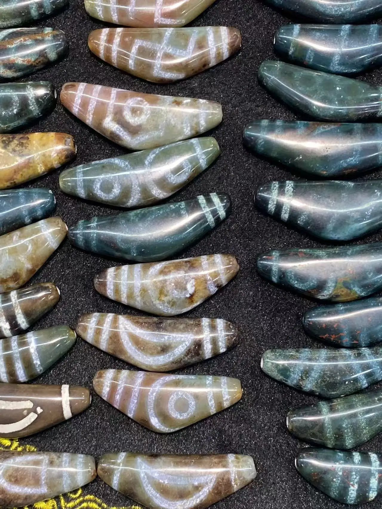 100pcs Taiwanese artisanal calcified agate Dzi horn bead chopped beads weathered patina Tibetan-style loose beads for bracelets
