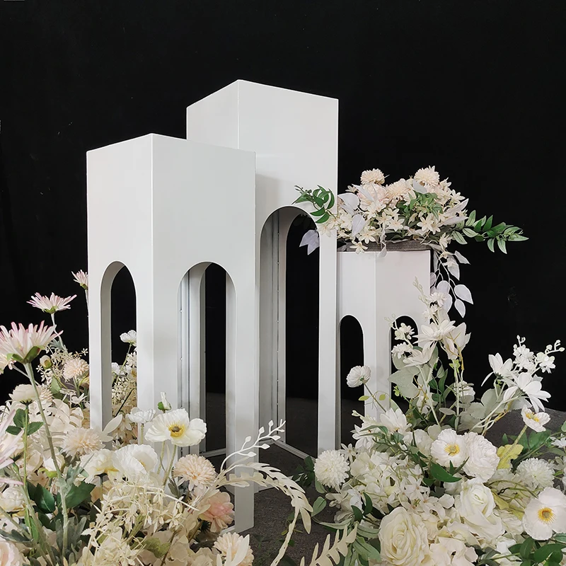 زفاف على الطراز الأوروبي خطوة بخطوة، دليل طريق المسرح، ترتيب مشهد مرحلة الزفاف، زخرفة دعائم دليل الطريق بعمود مربع #2