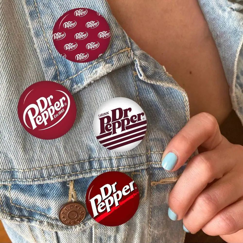 Pin de solapa metálico con diseño de bebida de cereza D-Dr-P-Pepper, insignia con icono impreso brillante, regalo para amigos, broche para cuello