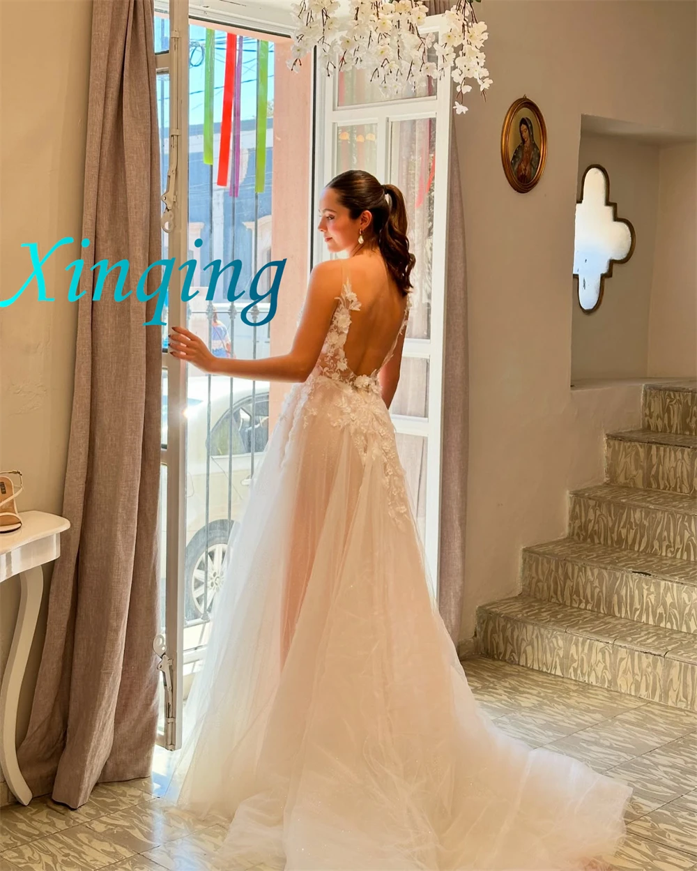 맞춤 제작된 모던 웨딩드레스, 몽환적인 V넥, 고급스러운 클래식 백리스 오픈 백 드레스, 2025년 신부 가운