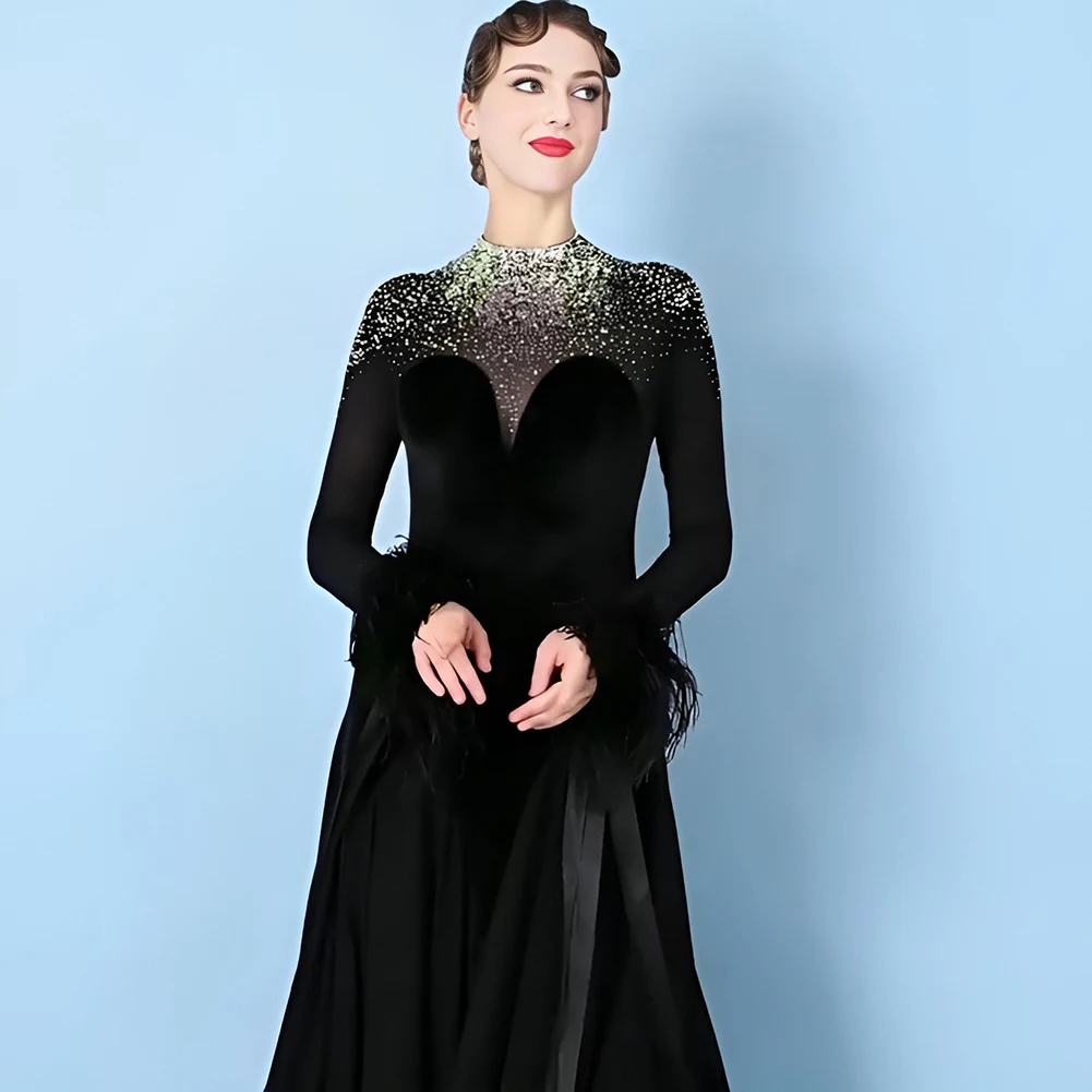 Standaard dansjurken Competitie Hoge kwaliteit fluwelen strass Zwarte ballroomdansjurk Toernooi Moderne elegante veer