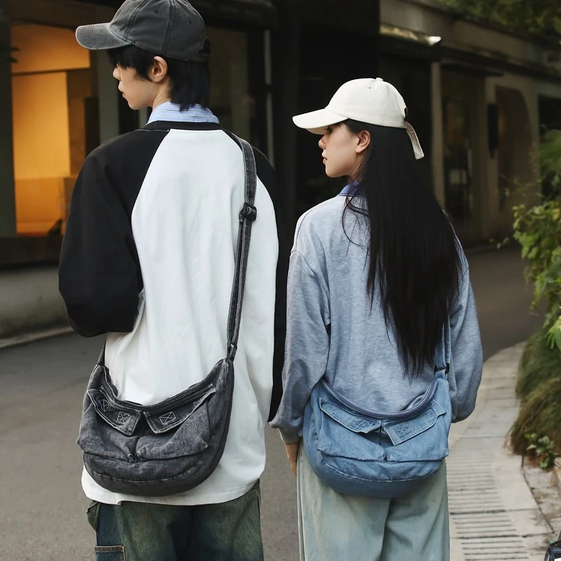 

Japanese Retro Slouchy Crossbody Bag Large Capacity Versatile Tote for Women Casual Literary Duffle Messenger Bag Men