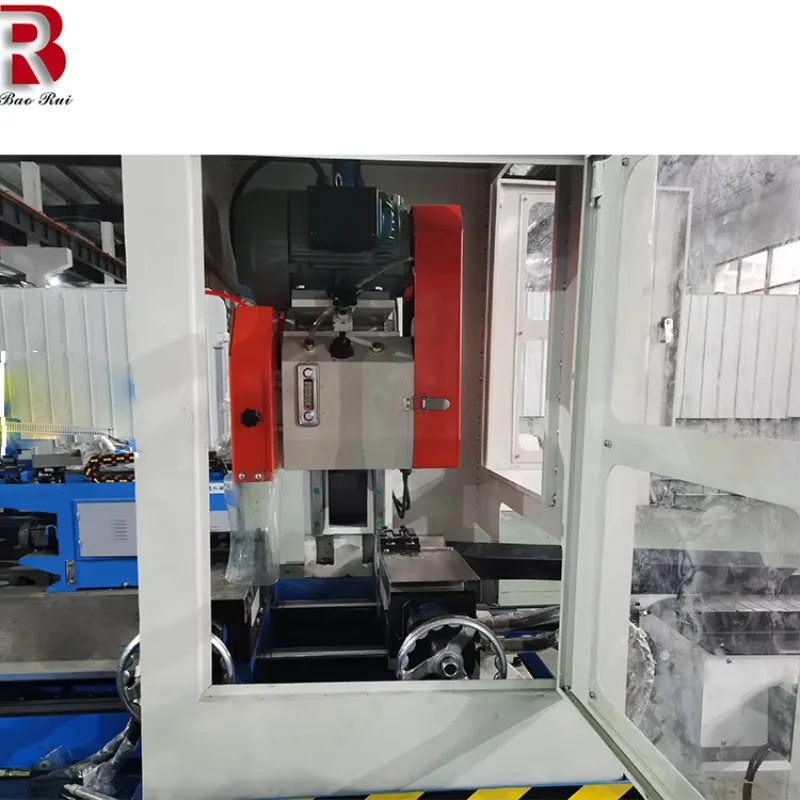 Linea di produzione CNC Alimentazione automatica Tagliatubi completamente automatico Tagliatubi