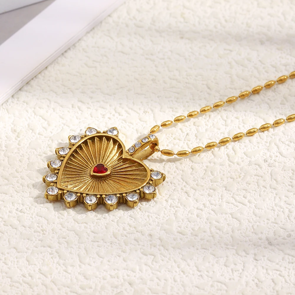 

Women's Stainless Steel 18K Gold Plated Necklace Carved Heart-Shaped Red Zircon Jewelry Gift