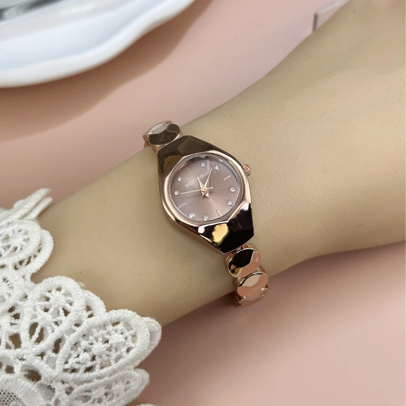 موضة جديدة كوارتز ساعات نسائية فاخرة الفولاذ المقاوم للصدأ حزام أنيق سيدة سوار ساعة Relogio Feminino
