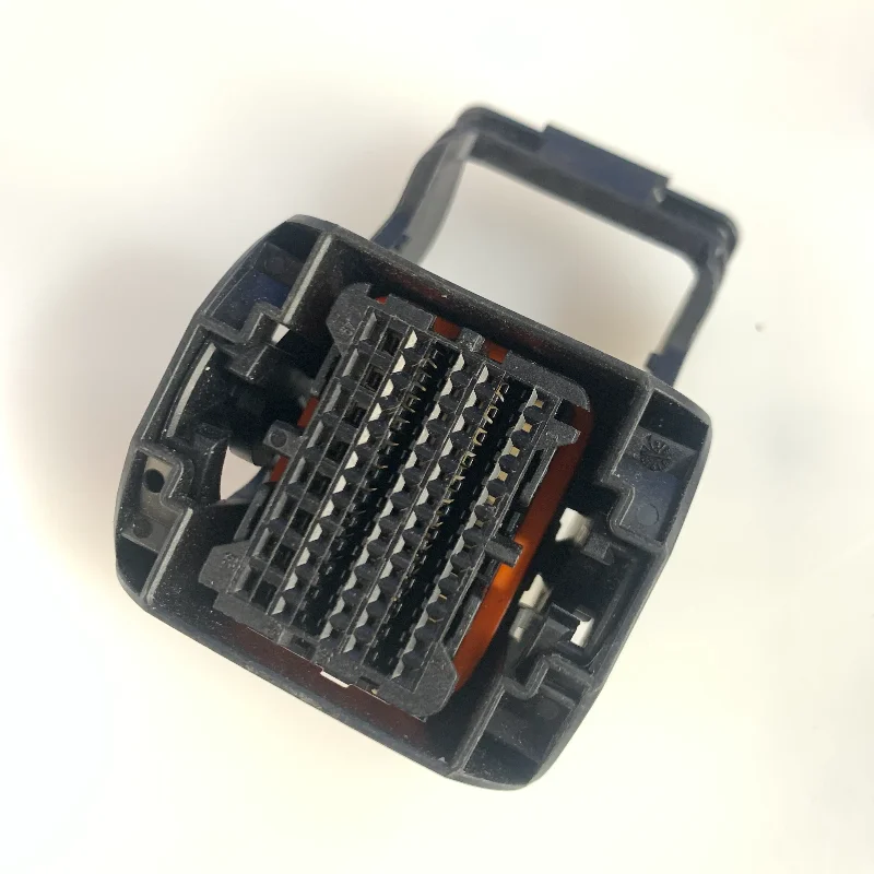 1PCS 1928405217 /56P connector housing, sheath, imported original stock available