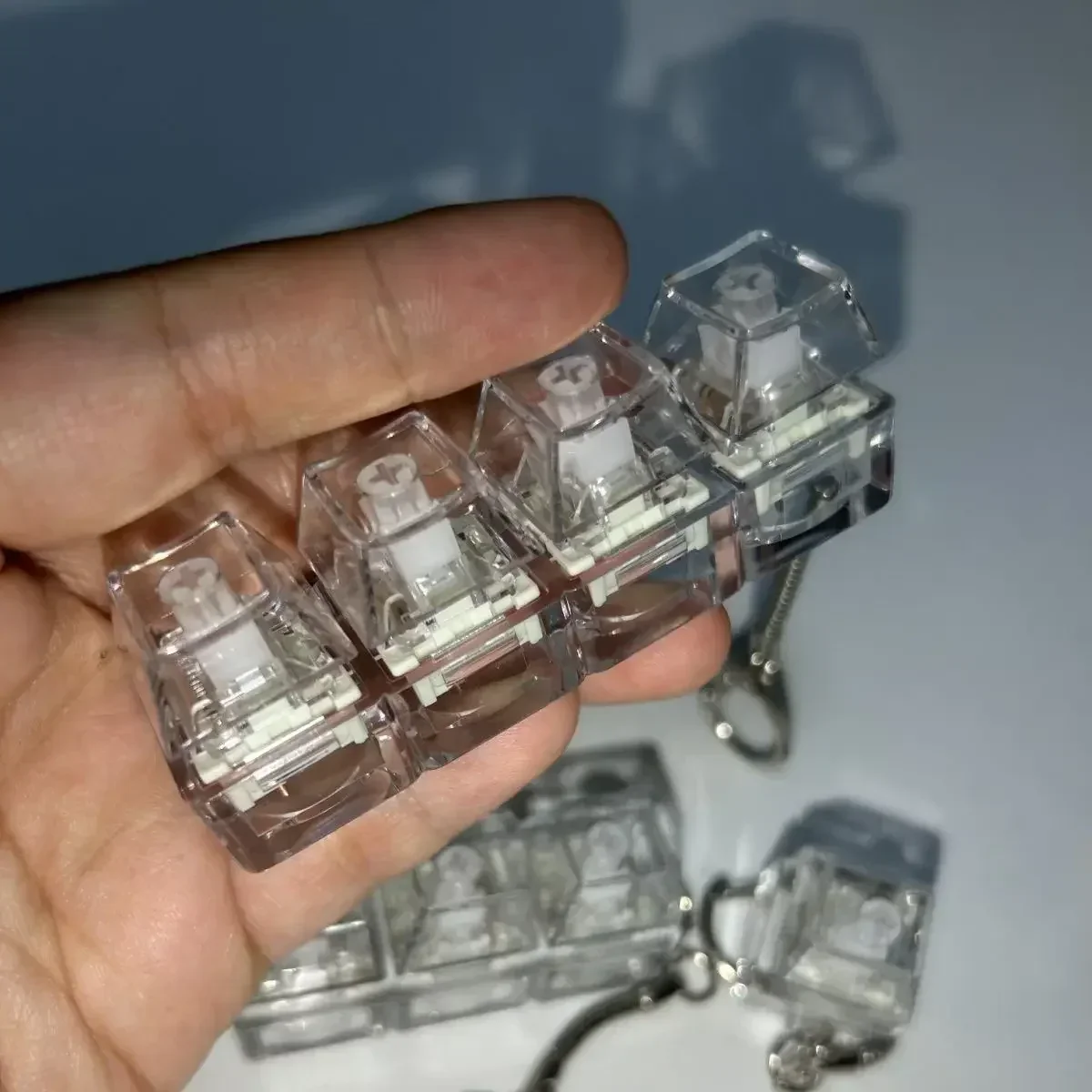 Tastatur-Tastenkappen-Stressabbau-Schlüsselanhänger, mechanisches 4-Tasten-Fidget-Tool für Erwachsene, Kinder, Büro, Dekompressions-Gadget, Tech-Schlüsselanhänger – Detail 7