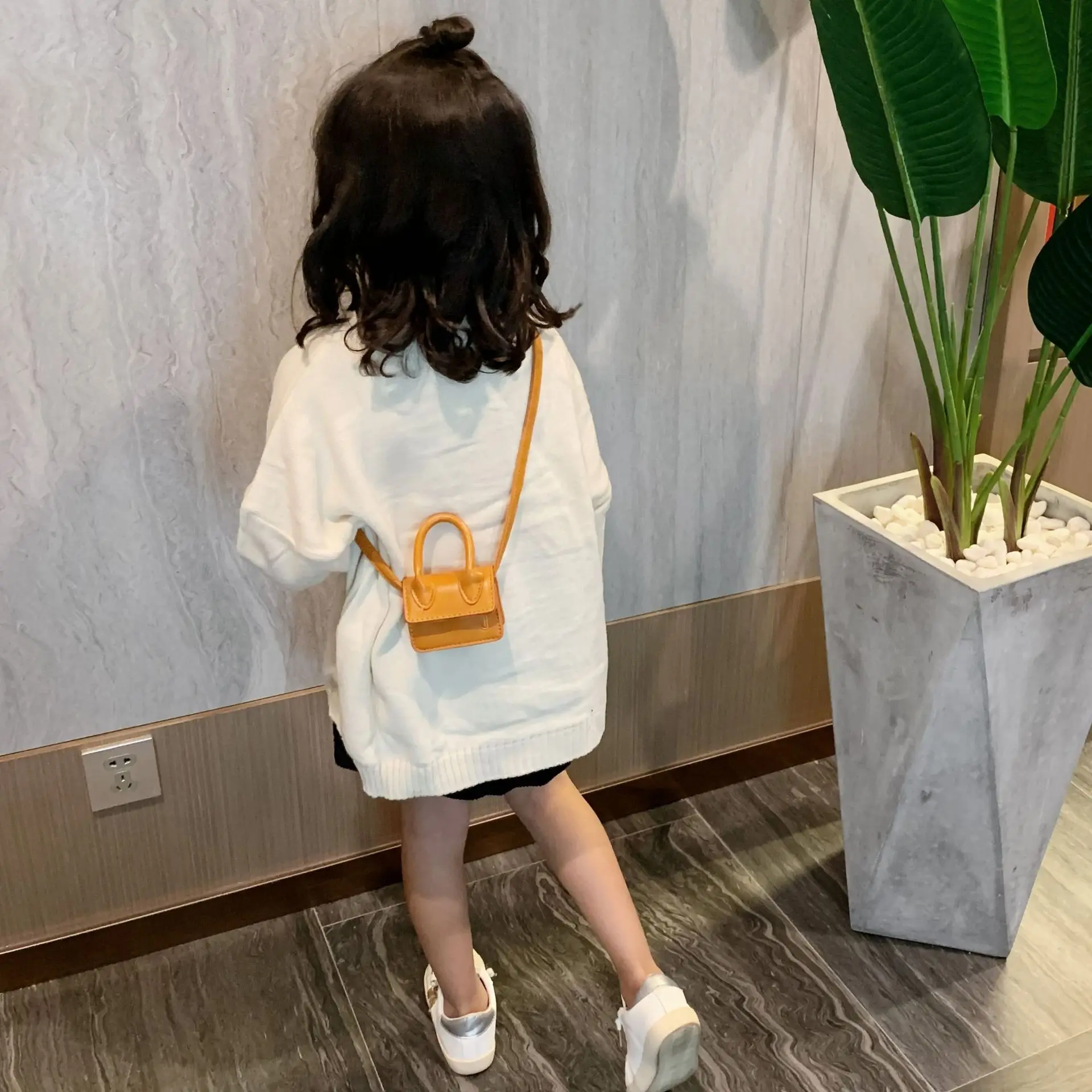 Tas Tangan Anak-anak untuk Anak Perempuan Tas Mewah Desainer Tas Persegi Lucu Dompet Anak dan Tas Tangan Mini Tas Selempang Kantong Koin untuk Anak Perempuan