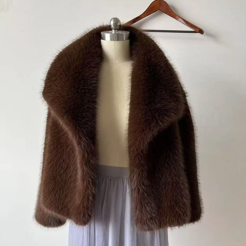 2027 European American New Fox Coat Women Lapels Fashion Fur Jacket Autumn Winter Explosions Overwear Mao Mao Outwear Female Top