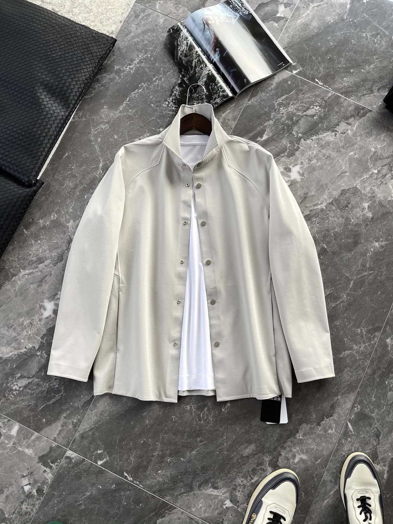 

Итальянская европейская и американская легкая роскошная весенне-осенняя тонкая куртка с лацканами для делового повседневного использования