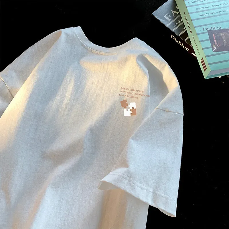 Minimalistisches, mit Puzzle-Motiv bedrucktes, kurzärmliges Plus-Size-Oberteil für Herren, Sommer-Jugend-T-Shirt, vielseitig einsetzbar, weicher Rundhalsausschnitt, bequemes Cityboy-T-Shirt – Detail 5