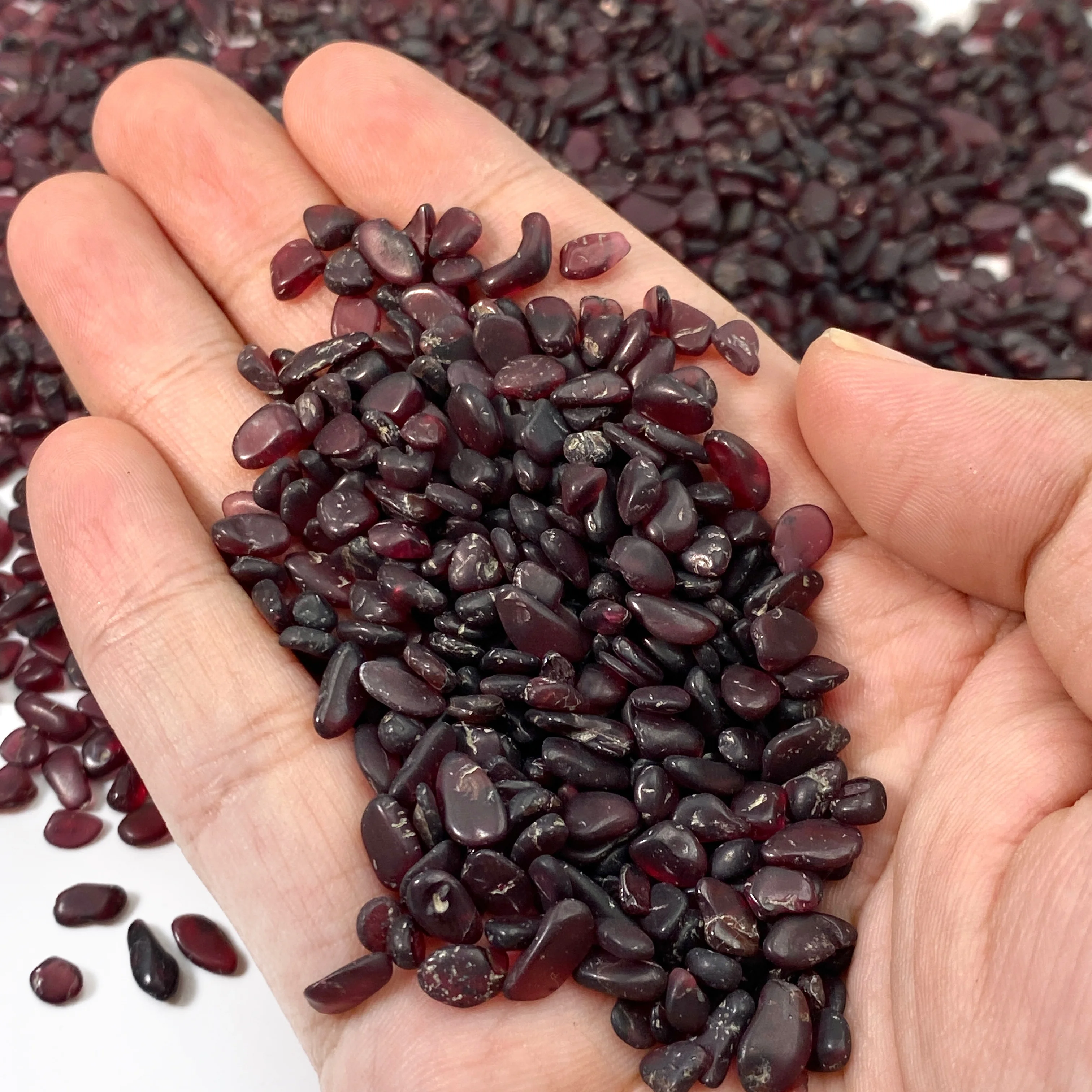 50g/100g/Beutel Naturstein-Granat-Material Kristallkies Steinchips Erzmineralien Reiki-Exemplare Edelsteine Aquarium-Dekoration.