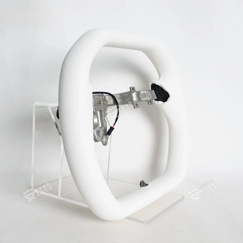 

For Tesla Model 3 (2023) Cyber Style Steering Wheel (White Full Leather, With Heated Function, Modified Part)