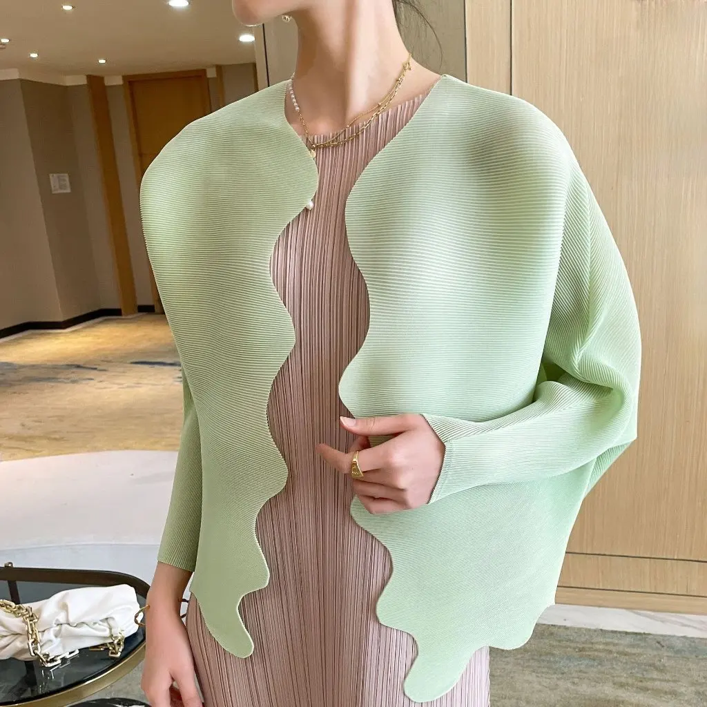 

High-End Pleated Loose Slimming Batwing Sleeve Cardigan Casual Versatile Early Spring Outer Wear Women's Fashion Top