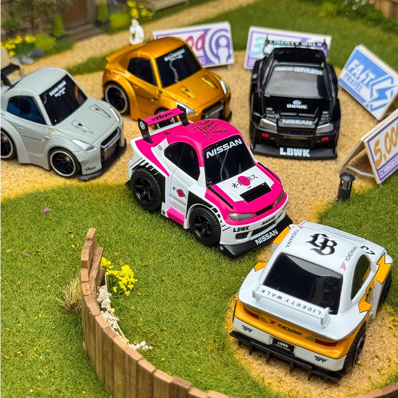 دييكاست الأصلي 1:64 مقياس Qube Carz R35 محاكاة سبيكة سيارة نموذج جمع الديكور لعبة هدية تذكارية العرض #3