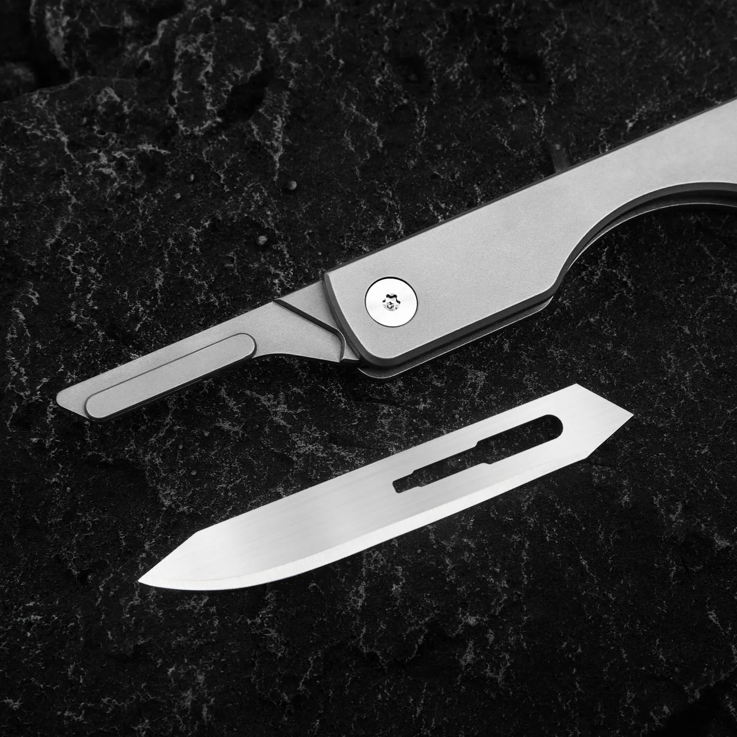 Scalpel Titanium Alloy Folding Knife With 10pcs Blades Outdoor Pocket Knife Portable Keychain Knife Cutting Tools