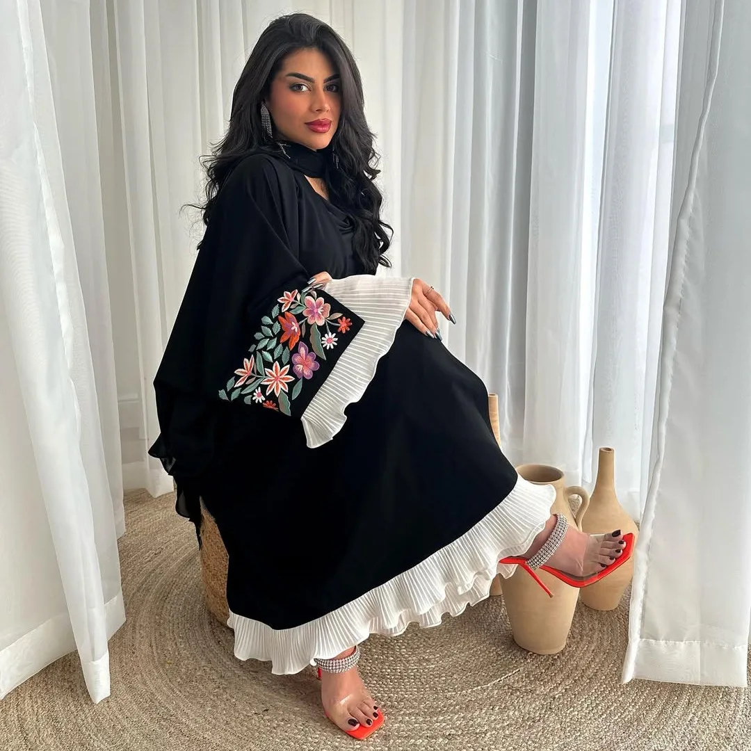 Nuovi arrivi Dubai Abaya abito nero caftano ricamo floreale pieghettato maniche lunghe maxi cardigan kimono per donna