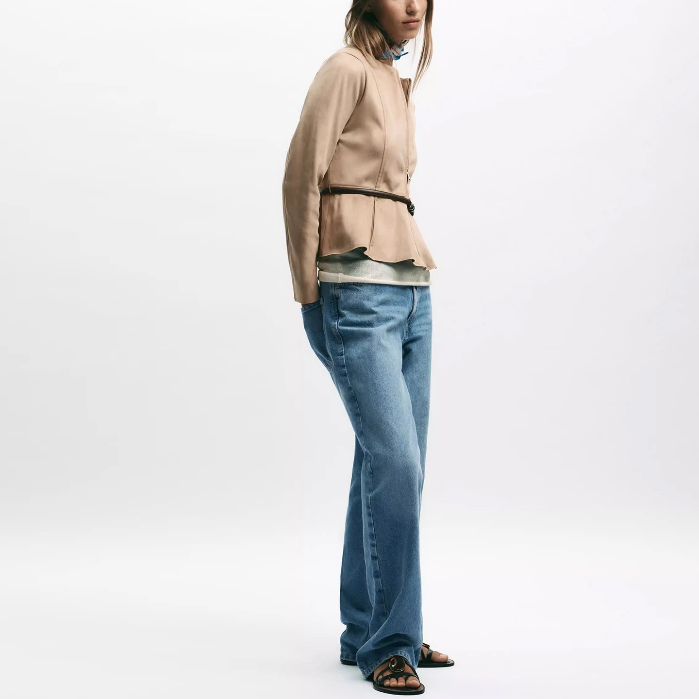 Damska spódnica ze sztucznej skóry z paskiem, nowa kolekcja 2025, europejski styl, dopasowany krój, odzież wierzchnia na jesień.