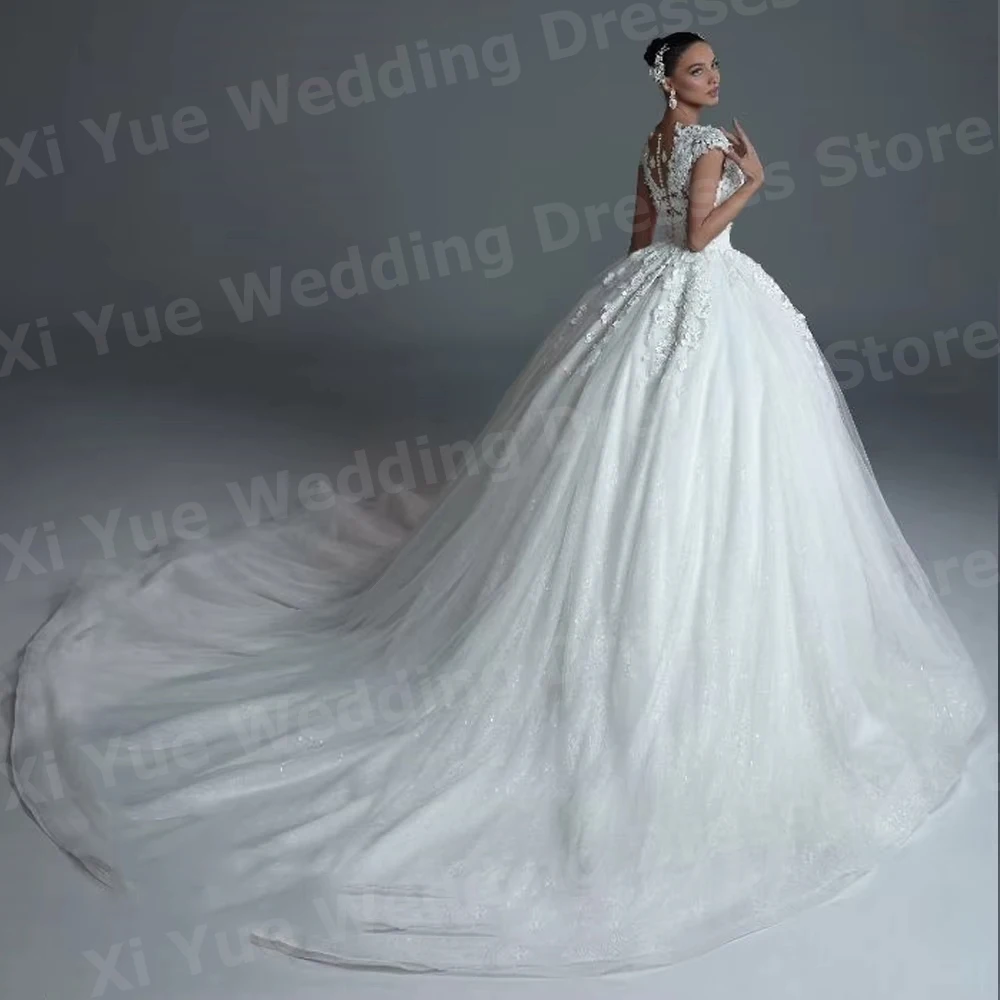 Luxurious A Line Women's Charming Lace Appliques Wedding Dresses Vestido De Novia V Neck Bride Gowns Customized Robe De Mariée