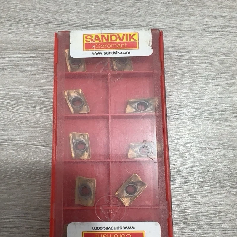 

Hard alloy cutting blades R390-11T308M-PM 1030