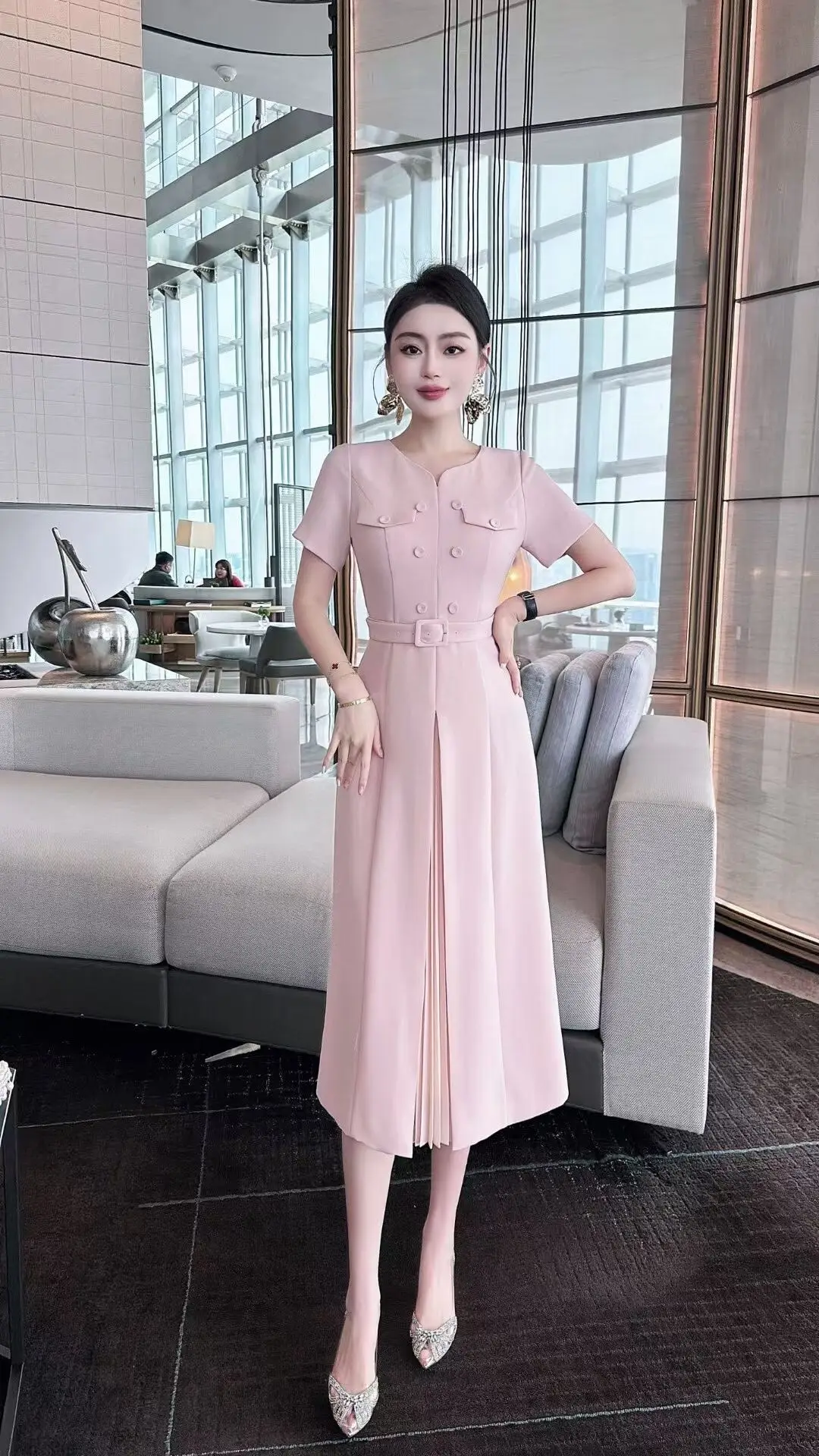 

Luxury Dress 2025 Summer Party Elegant Women Chest Pocket Pleated Patchwork Short Sleeve Mid-Calf Pink Blue Grey Dress 3XL 2XL