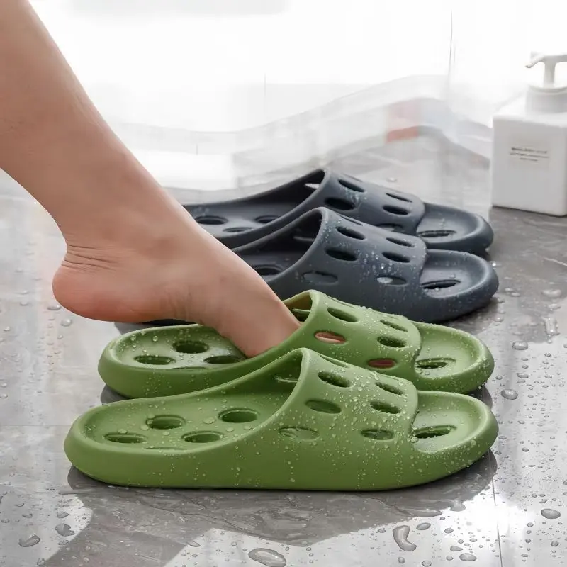 

2025 Summer Light Wear-resistant Quick Dry Solid Color Water Leakage Breathable New Bathroom Non-slip Home Slippers Couple