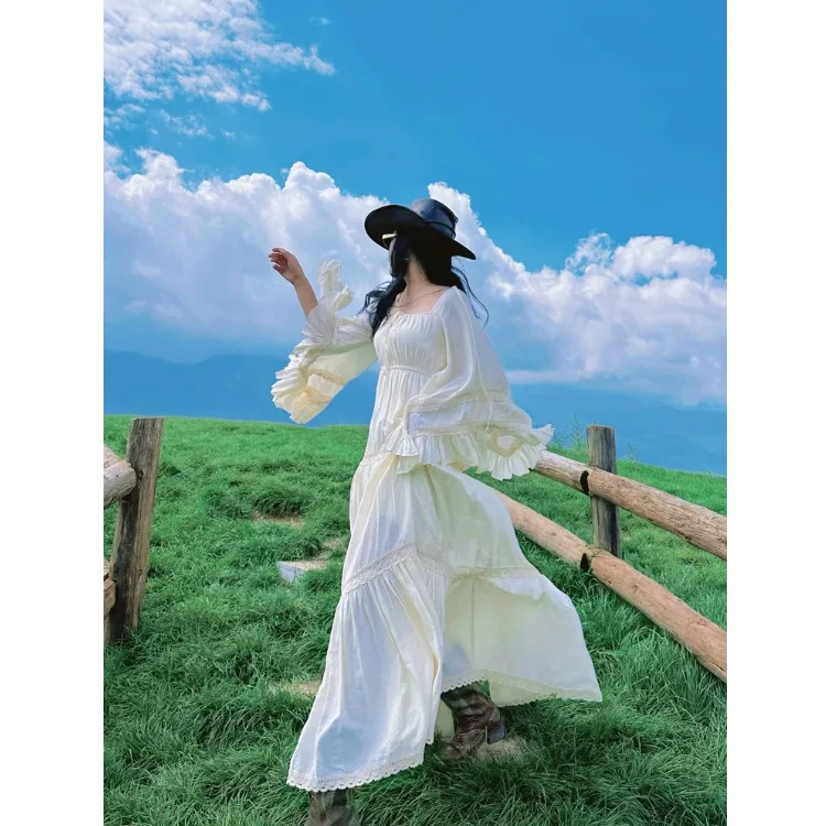 

Длинная юбка макси с одним открытым плечом, расклешенными рукавами и сложной отделкой, из полиэстера, весна-осень