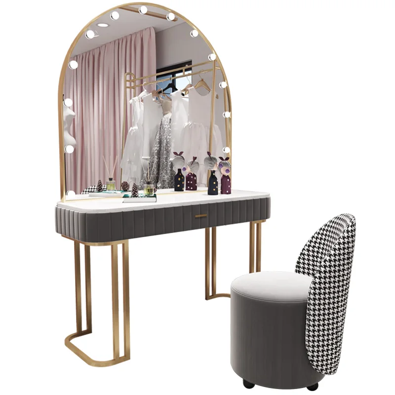 

Makeup bridal shop, makeup artist, special makeup table, nail art, beauty salon, dressing table