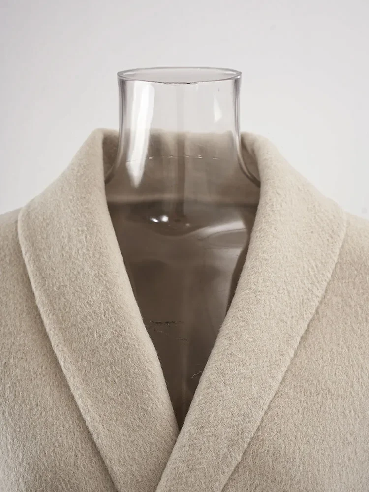 معطف عصري قصير يمزج معاطف خريف 2025 جديد للمرأة البني الصوفية محززة طوق فضفاض وشاحات شعر طويلة الأكمام 2