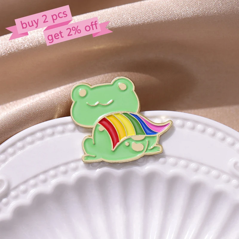 LGBT Pride Flag Enamel Pins Custom Frog Rainbow Cape Brooches Lapel Badges Animal Jewelry Gift for Lover Friends