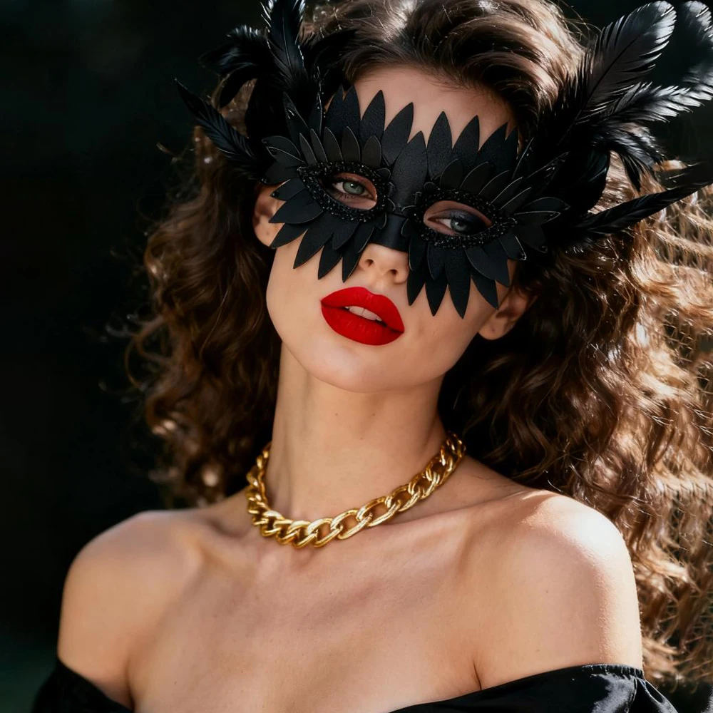 Piuma nera Becco di uccello Aquila Mezza maschera Cosplay Animale Bocca di uccello Maschere in pelle Puntelli per costumi da festa di carnevale di Halloween