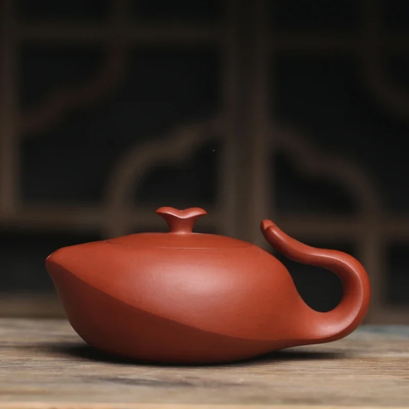 

Master Handmade Chaozhou Clay Teapot Chinese Favorites Kettle Whale Teapot For Kung Fu Tea Milk Oolong Tea Ceremony Sets Lily
