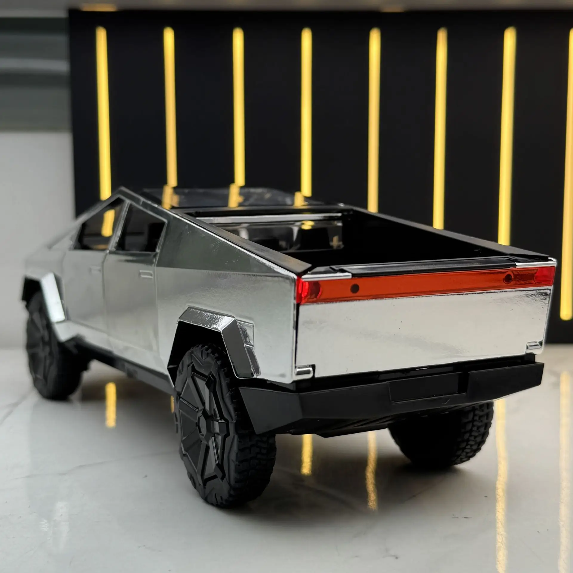 Versão galvanizada de captação do veículo off-road, som e luz, modelo de brinquedo pull-back, ornamento