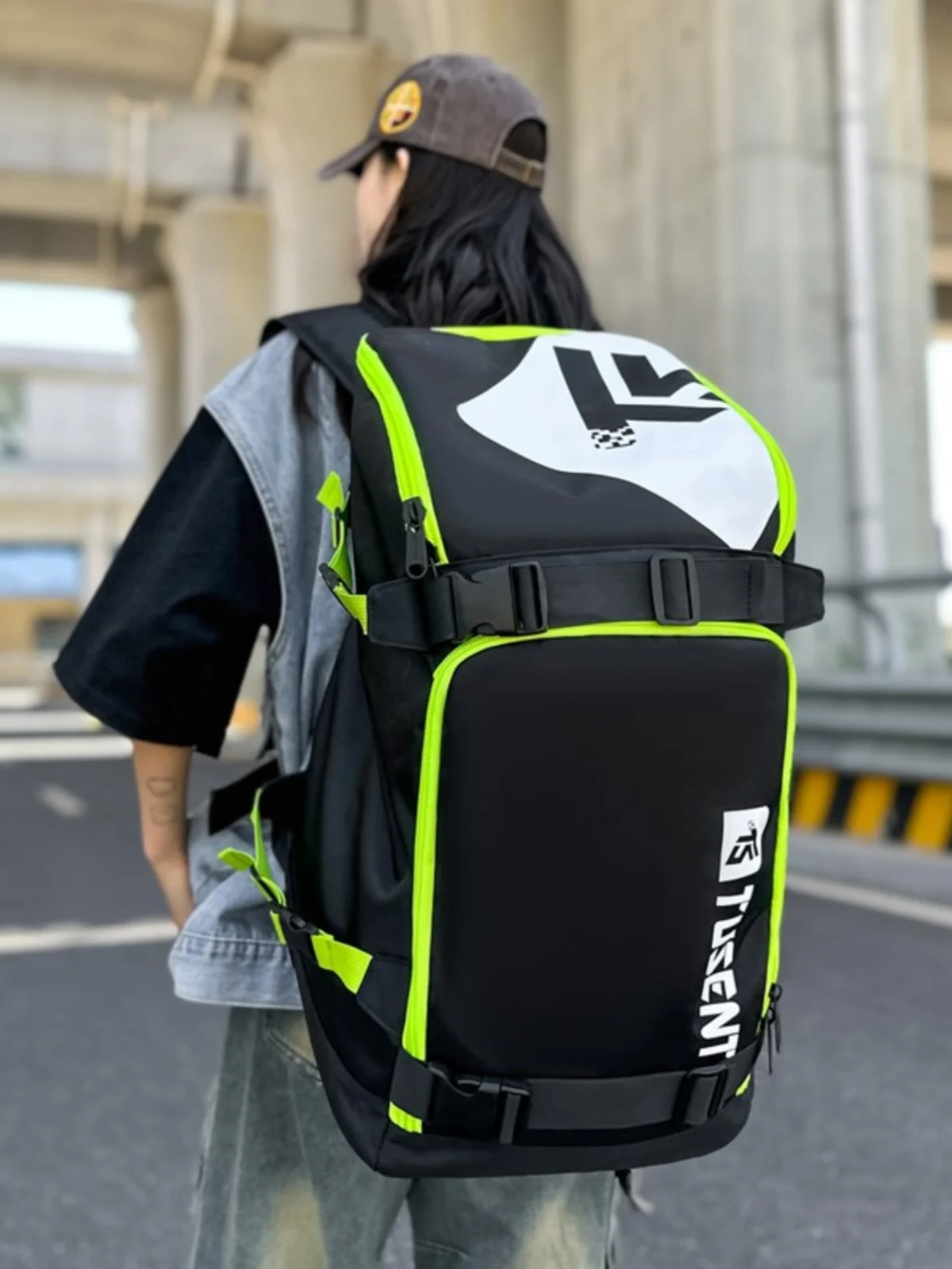 

Large Capaci Outdoor Travel Sports Fitn Bapa ex Lightweight Versatile College Student Bapa New Model for Youth