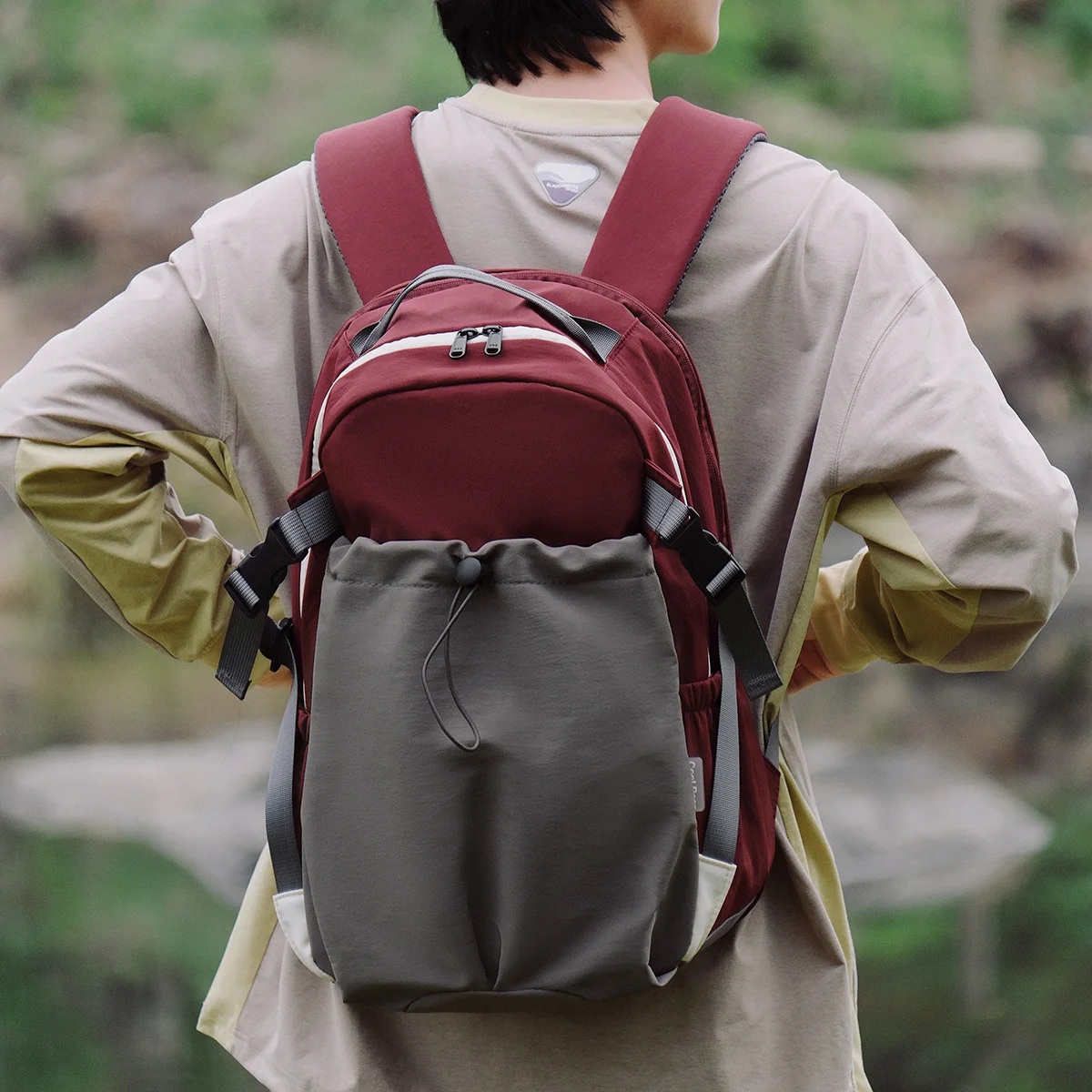 

Outdoor Hiking Backpack, Lightweight Foldable Waterproof Travel Bag, Professional Mountaineering Backpack, Skin-Friendly Backpack for Female Students