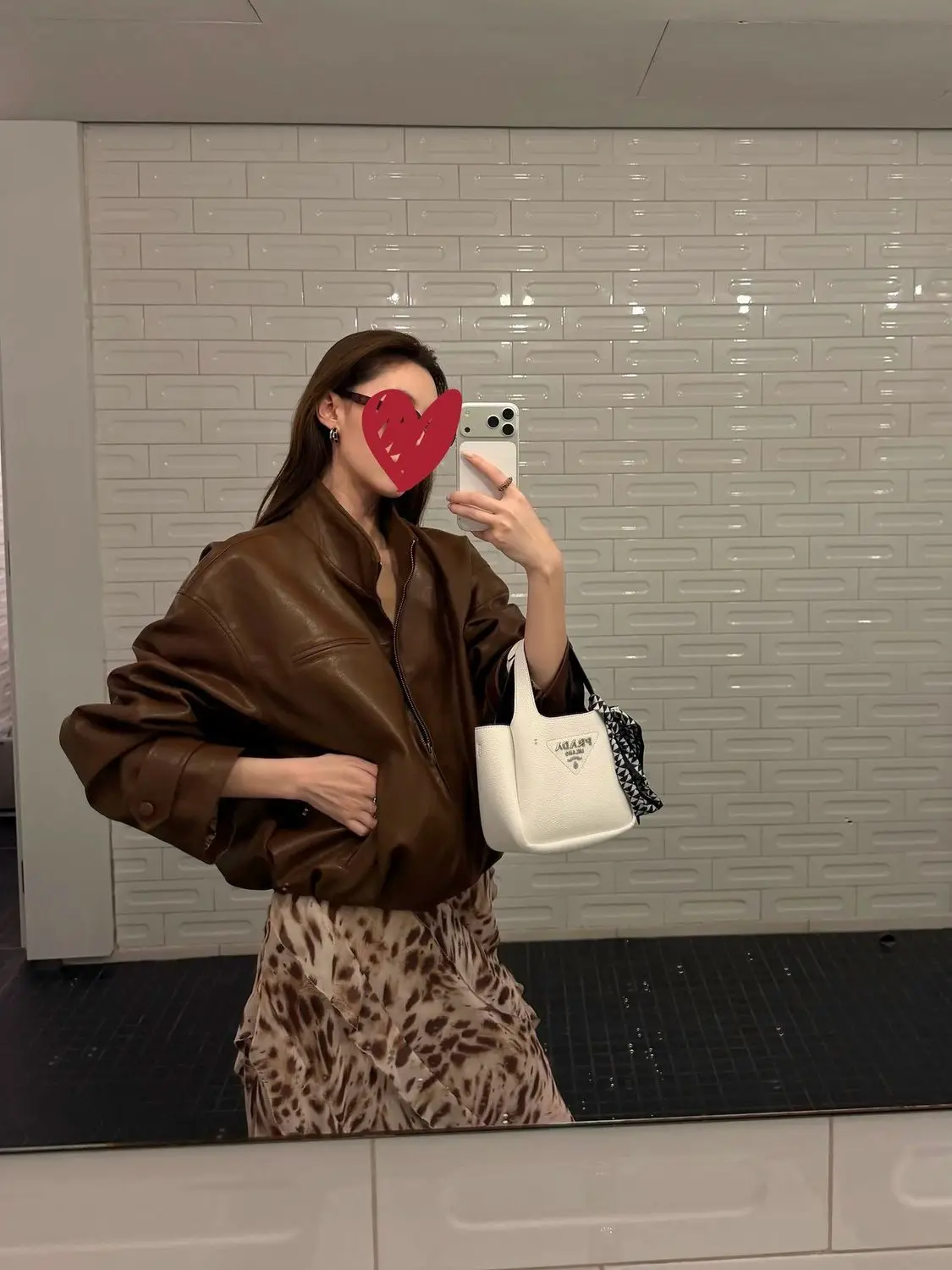 Design Sense Brown Old Money Wind Jacket Leather Jacket Women's Autumn New Lazy Commuter Fashion Temperament Jacket Top
