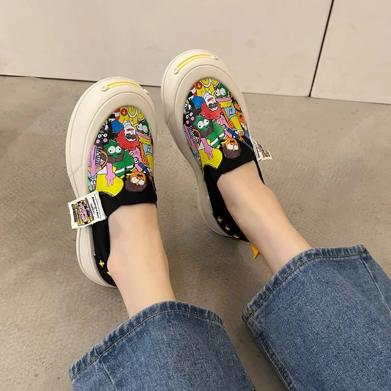 Large Size Graffiti Personality Canvas Shoes New Women 2024 Spring New Muffin Bottom Round Head Thick Sole Fashion Woman