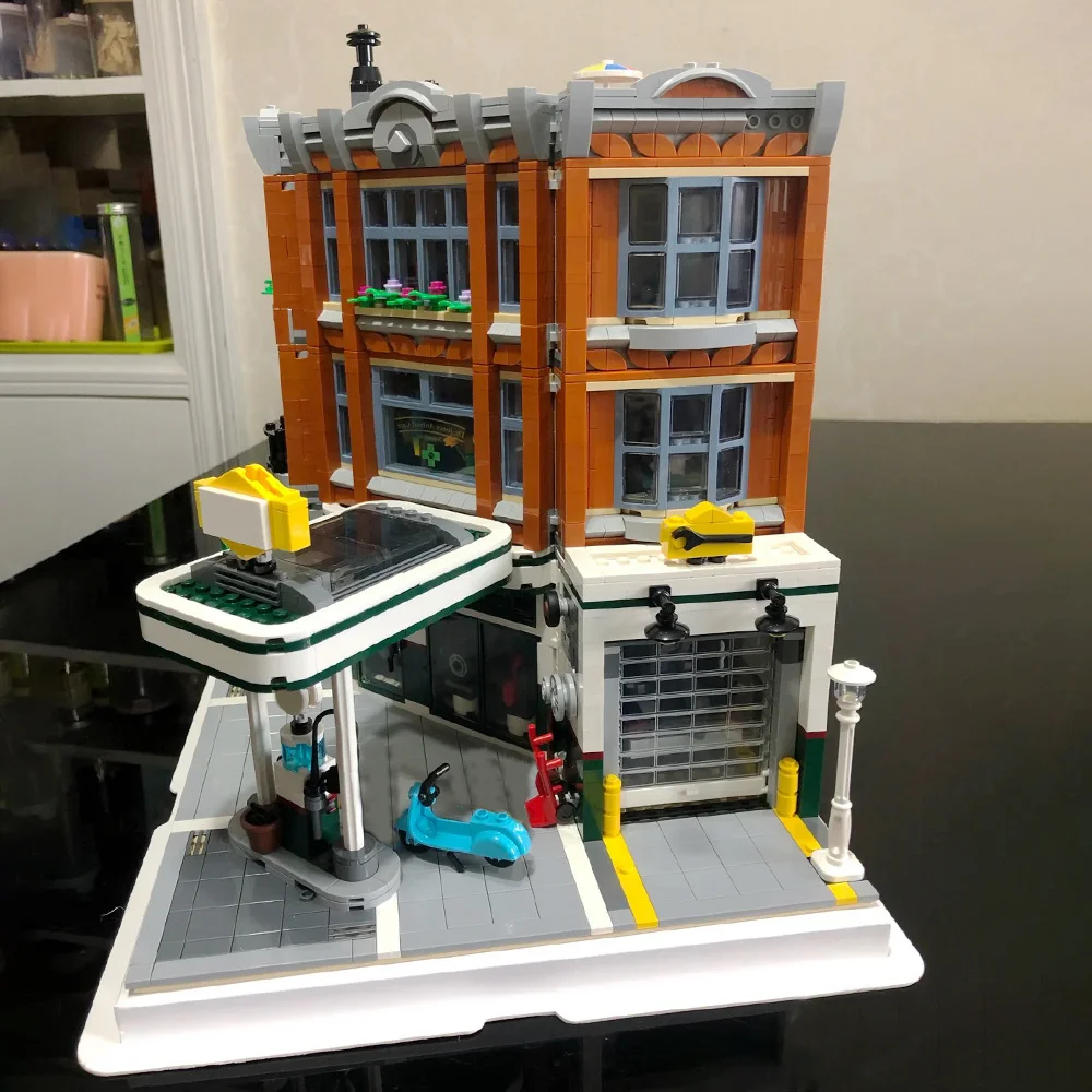Creative Expert Brick Bank Cafe Corner MOC Building Blocks City Model Bricks Downtown Dinner Bookstore Street View Toy For Kids