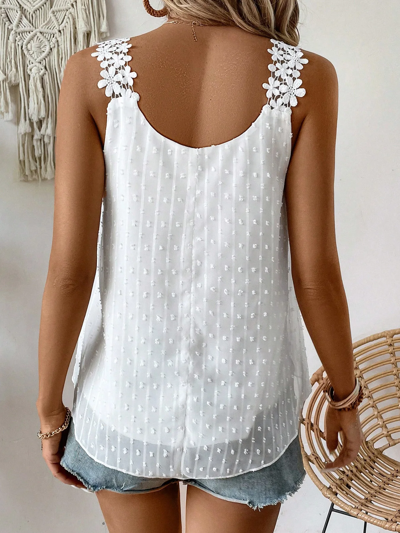 Damen Swiss Dot Chiffon Cami Tank Top mit floraler Spitze, Spaghettiträgern, Rundhalsausschnitt, lockerer, ärmelloser Sommer-Bluse – Detail 7