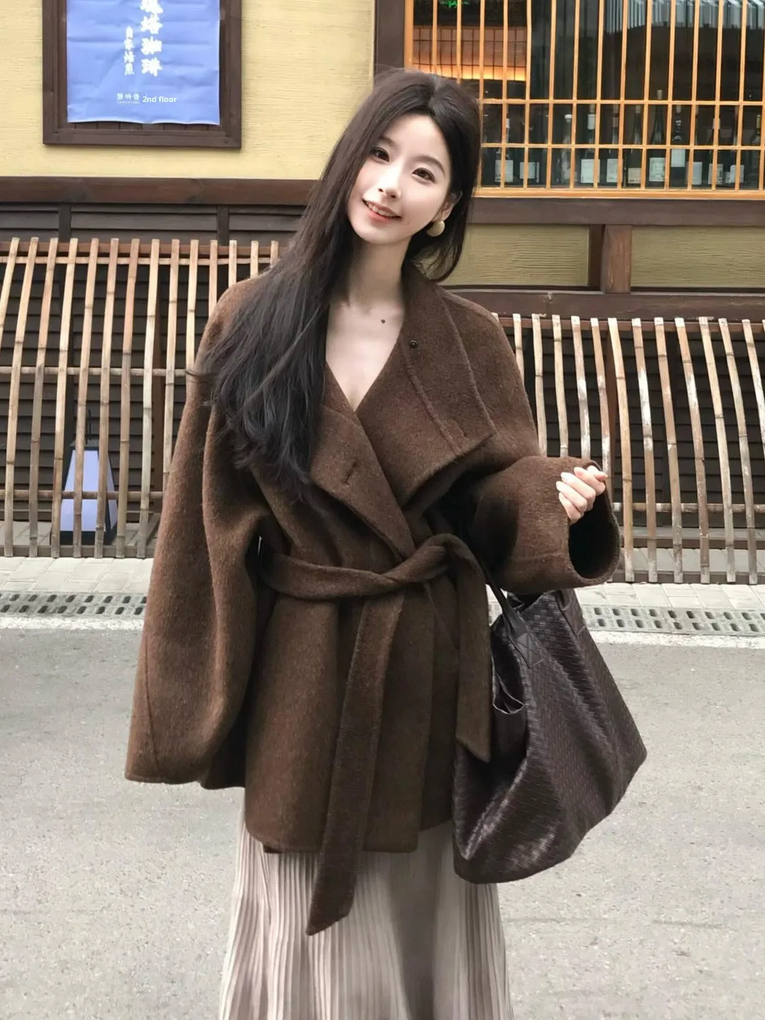 

Новое шерстяное пальто большого размера для осени и зимы, женское, в стиле Хепберн, с эффектом высокого класса, декорированное пуговицами, L