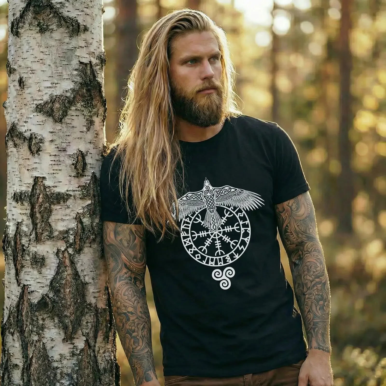 T-shirt Runic Raven Helm of Awe, illustration nordique viking, design mis à jour, vintage, délavé, unisexe, graphique élégant