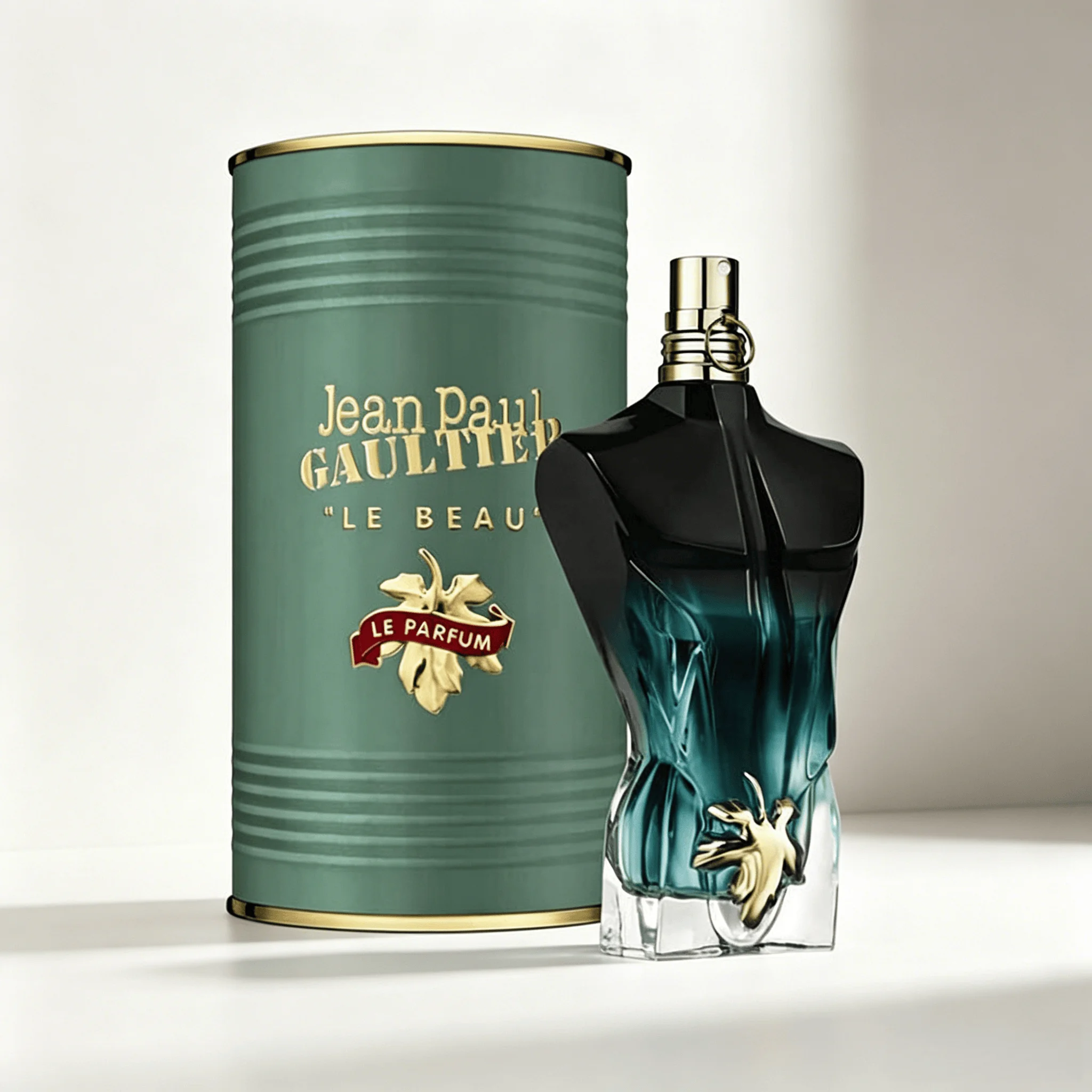 Jean Paul Gaultier Le Beau Le Parfum Herren Eau de Cologne Reichhaltiger Orientalisch-Holziger Duft Einzigartige Muskulöse Torso-Flasche Goldring-Verschluss Eleganter Abendduft Maskulines Spray für Ihn – Detail 1