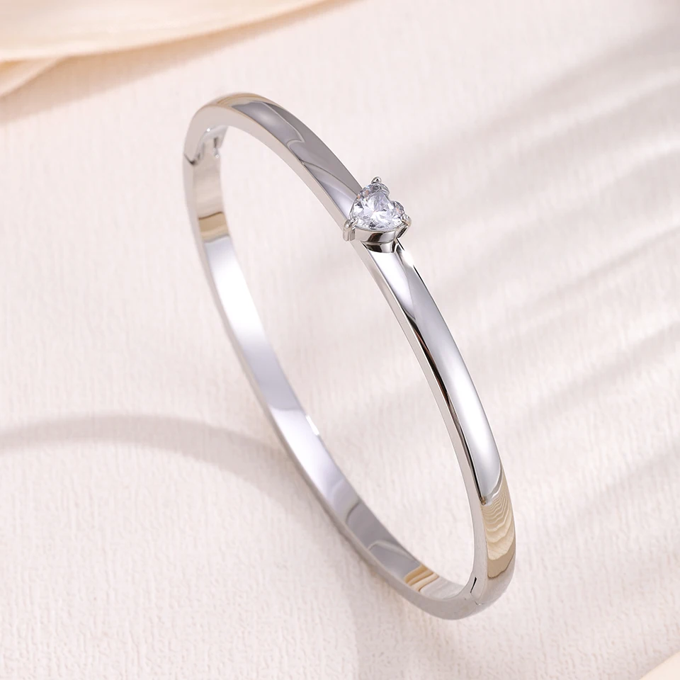 ZAKOL 3-teiliges Set 316 Edelstahl-Armbänder Glänzender Herz-Zirkon Offener Armreif Valentinstag Gestapeltes Handgelenk-Schmuckset Geschenke – Detail 16
