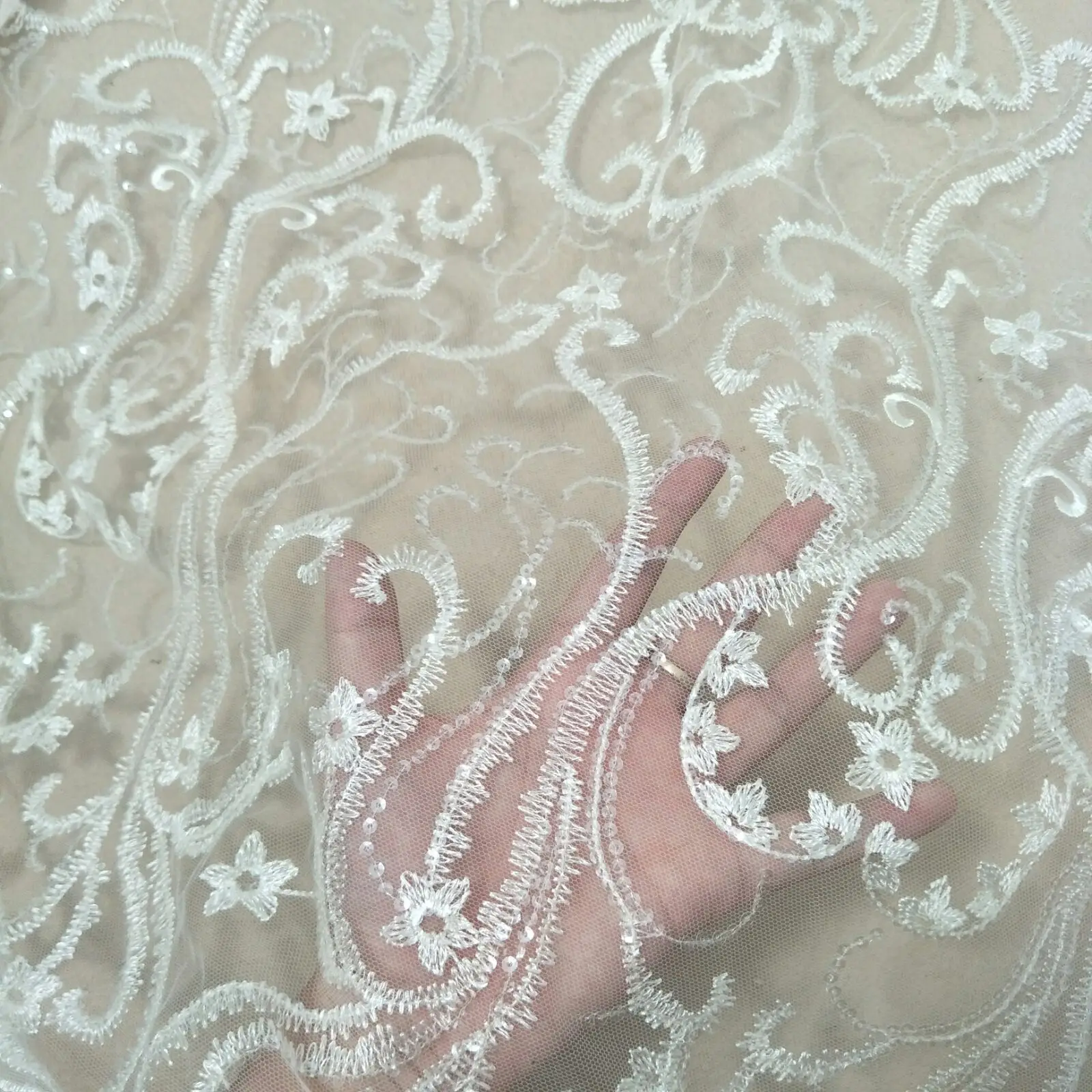 

fashion bridal lace fabric ivory wedding gown dress lace fabric 130cm width sell by yard
