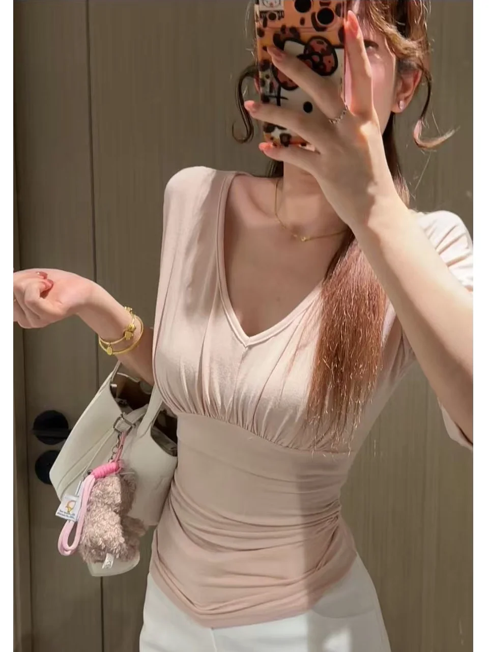Korean V-neck Batwing Sleeve T-shirt Women 2026 Summer New Fashion Fitted Waist Versatile Mid-sleeve Seductive Top